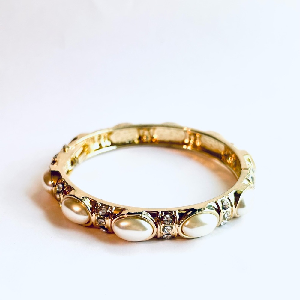 Elegant Gold-tone and Rhinestone Bracelet